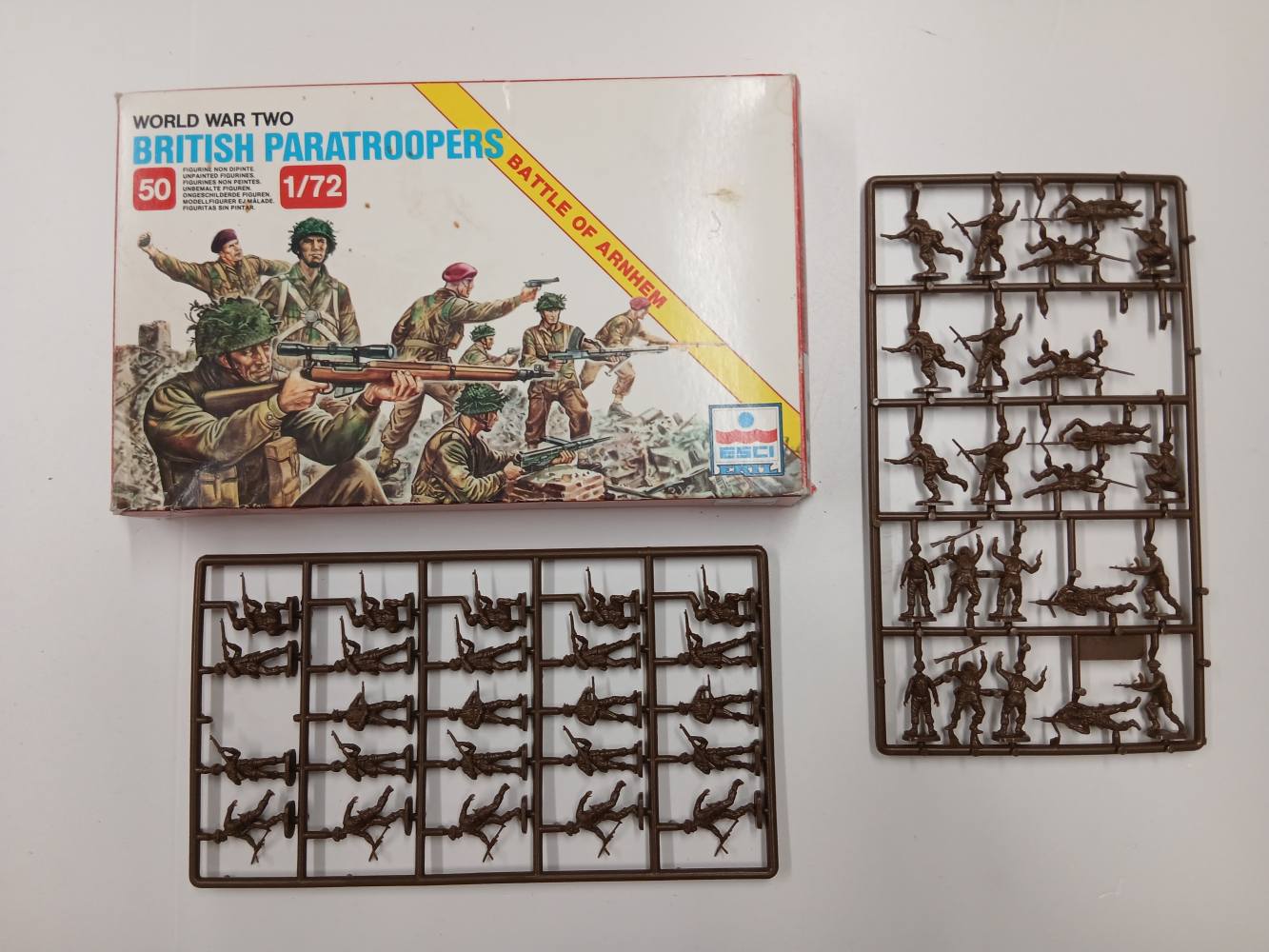 KINGKIT MODEL SCRAPYARD ESCI 208 WW2 BRITISH PARATROOPERS RED DEVILS INCOMPLETE Salvage Yard