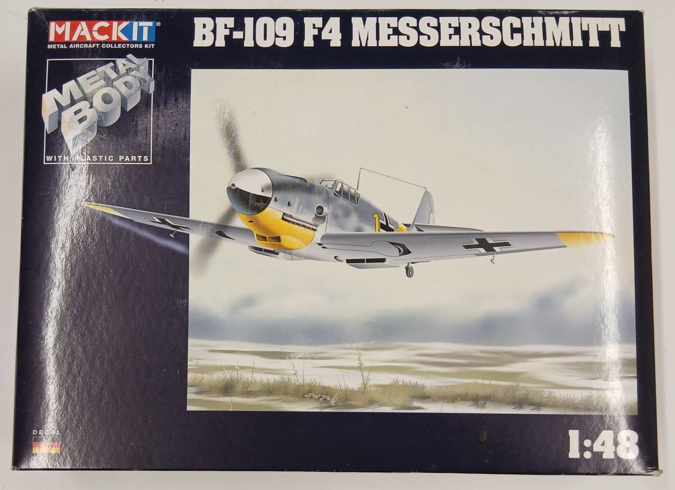 KINGKIT MODEL SCRAPYARD MACK IT 2002 BF-109 F4 STARTED Salvage Yard