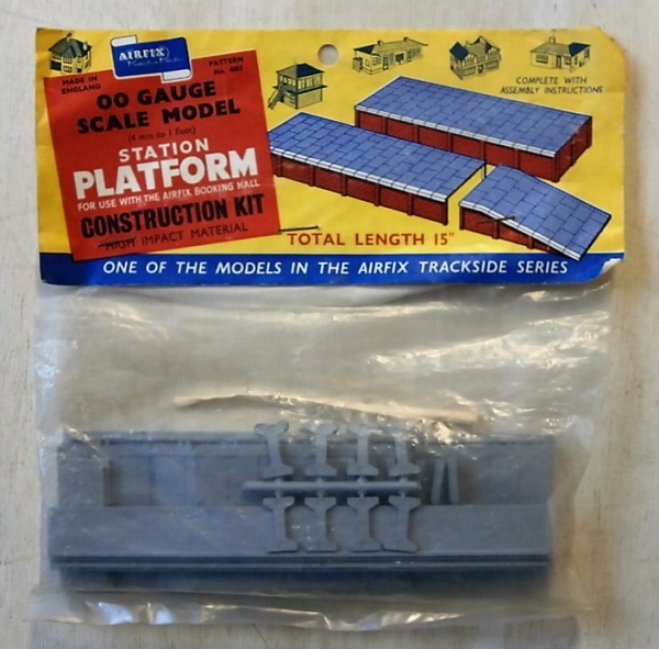 AIRFIX Miscellaneous 4007 STATION PLATFORM TYPE I BAG Railway Models Kits