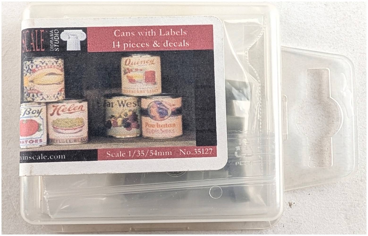 REALITY IN SCALE 35127 CANS WITH LABELS Miscellaneous