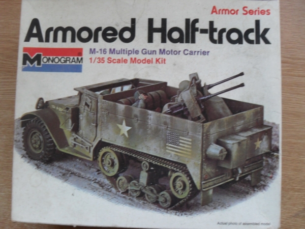 MONOGRAM 1/35 8215 ARMOURED HALF TRACK M-16 Military Model Kit