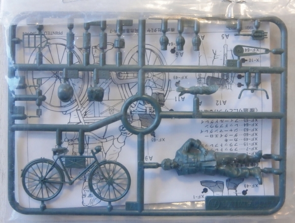 Details about   1/35 Scale Tamiya WWII German Soldier With Bicycle Kit New 3-1 