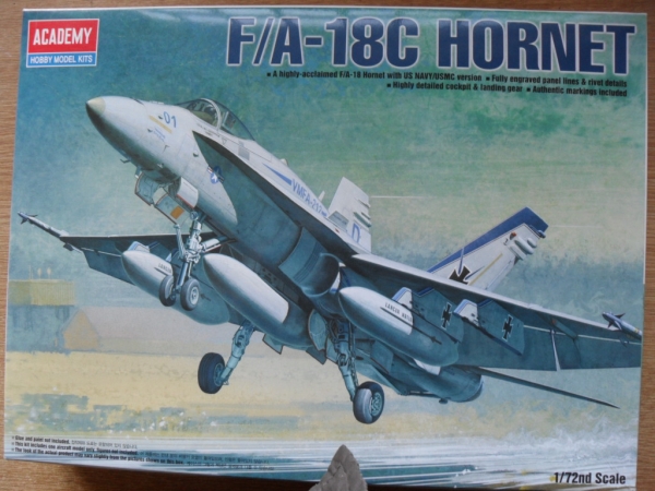 Maquette Academy 1/72 F/A-18C Hornet US Navy – Kit Plastique 12411