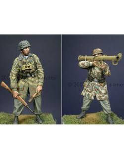 ALPINE MINIATURES 35022 GERMAN PARAS ANTI-TANK TEAM 2 FIGS Model Figures