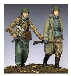 ALPINE MINIATURES 35239 KG HANSEN AT POTEA SET 2 2 FIGS Model Figures