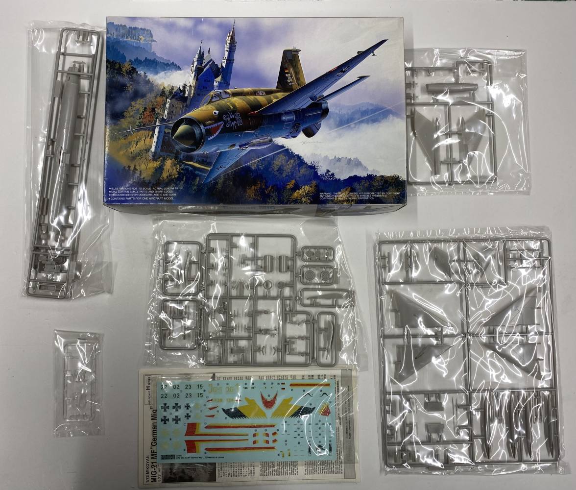 KINGKIT MODEL SCRAPYARD FUJIMI 35126 MIG-21MF GERMAN MIG DAMAGED DECALS Salvage Yard