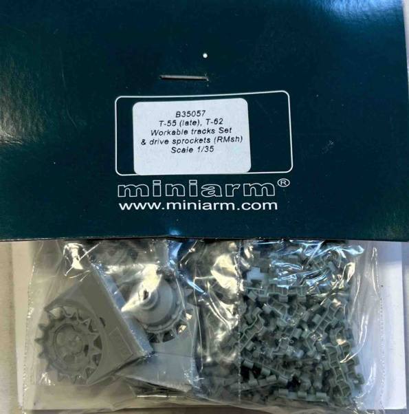 MINIARM 835057 T-55 IATE T-62 WORKABLE TRACKS SET DRIVE SPROCKETS Conversion Sets