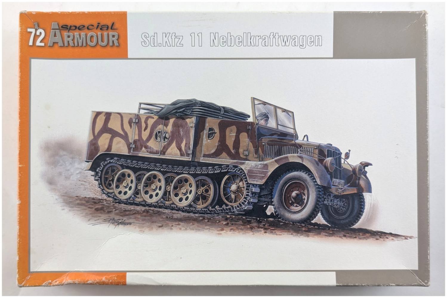 SPECIAL ARMOUR 72004 SD.KFZ 11 NEBELKRAFTWAGEN Military Model Kits