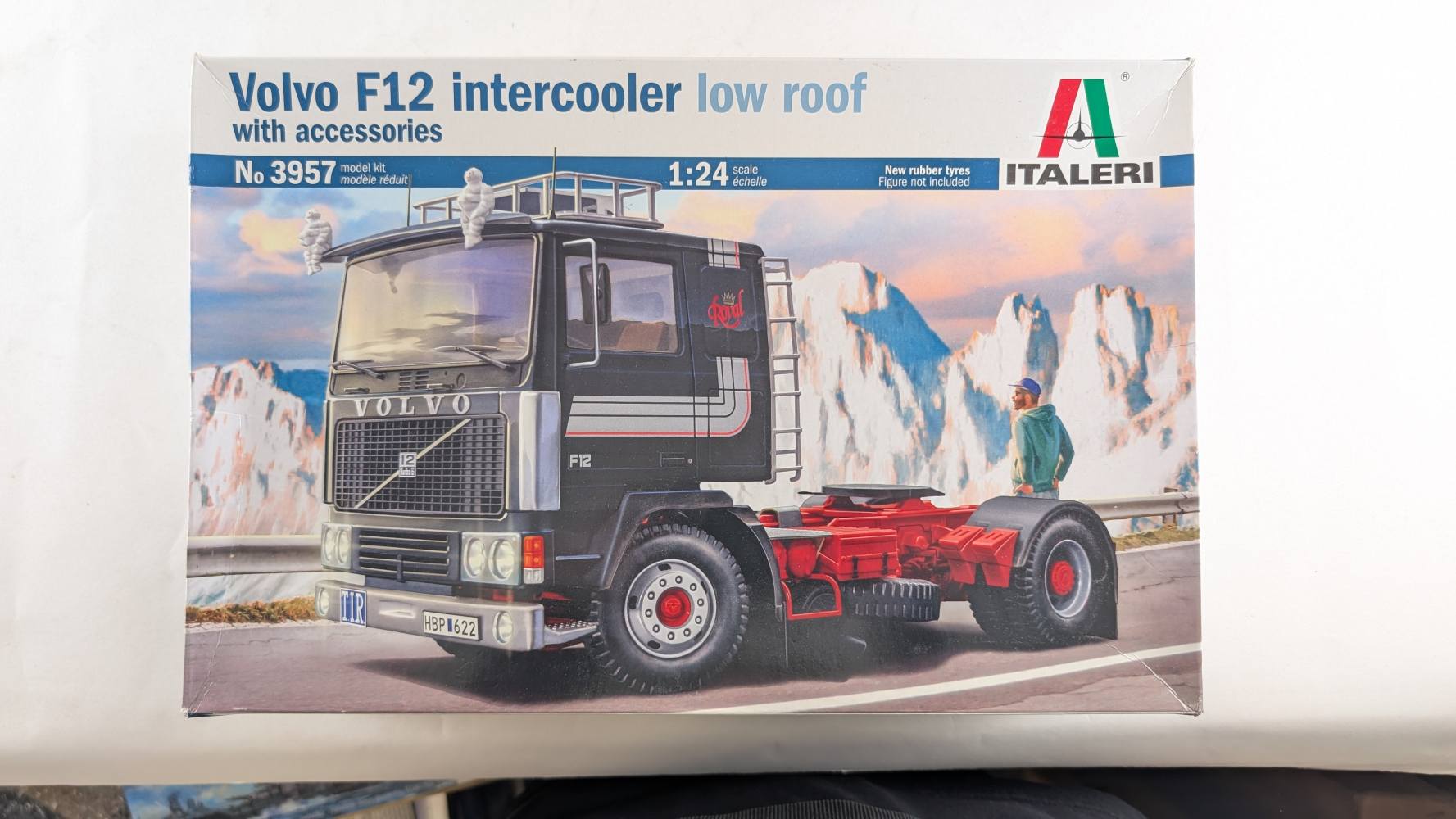 ITALERI 3957 VOLVO F12 INTERCOOLER LOW ROOF Cars, Motorbikes & Trucks Model kits