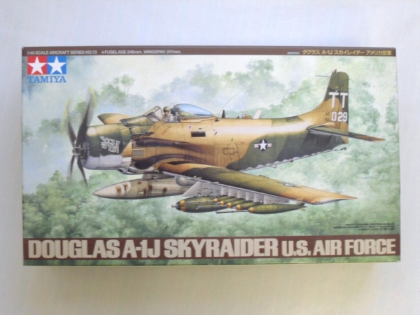 TAMIYA 61073 Aircraft 1/48 Airplane USA Douglas A-1J Skyraider Toys