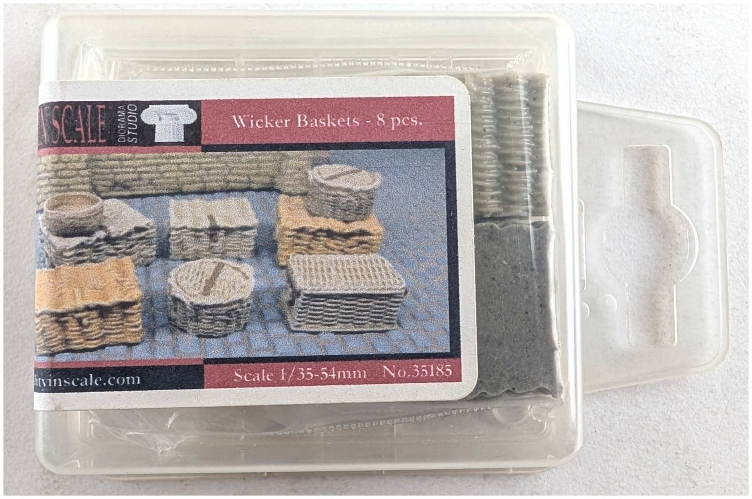 REALITY IN SCALE 35185 WICKER BASKETS 8 PCS Miscellaneous