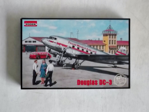 Roden 309-1:144 Douglas DC-3 Neu 