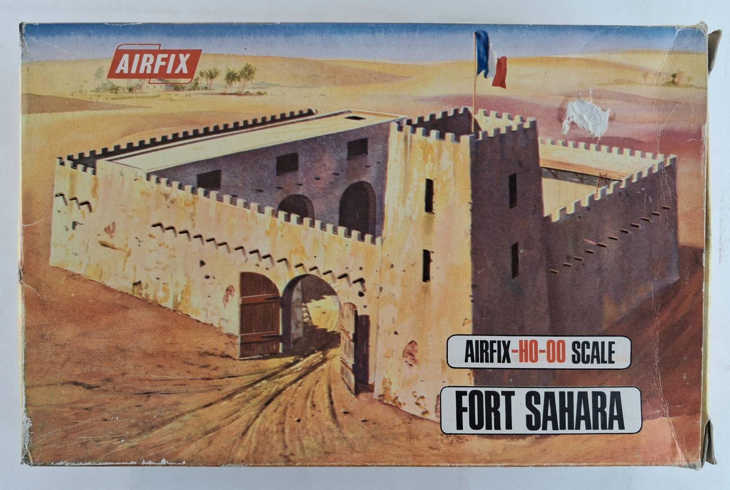 AIRFIX 1703 A SNAP TOGETHER MODEL FORT SAHARA Miscellaneous