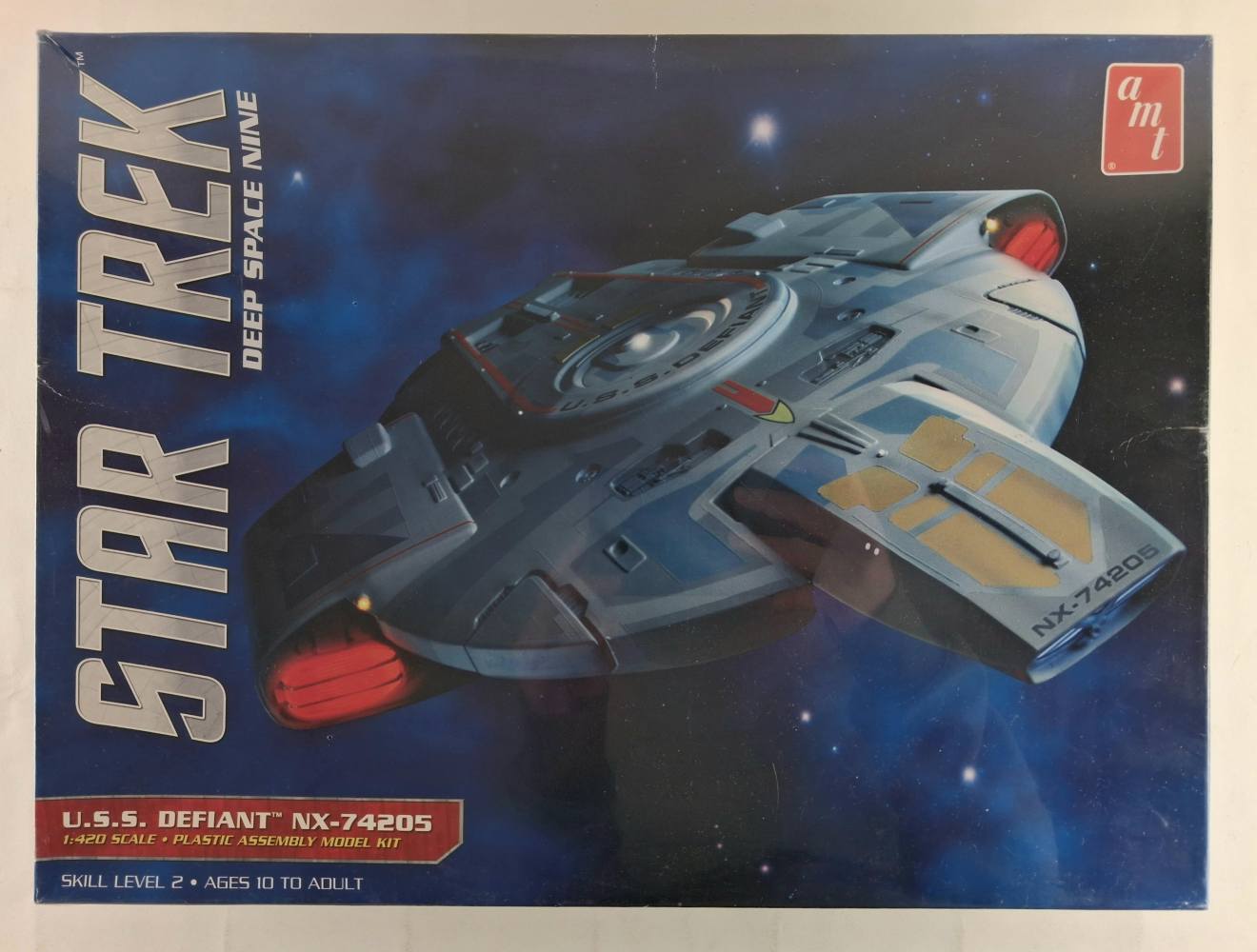 AMT STAR TREK DEEP SPACE NINE U.S.S. DEFIANT NX74205 Film & TV models
