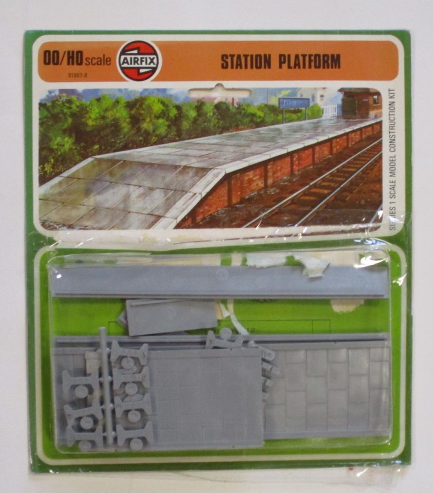 AIRFIX  01607 STATION PLATFORM Railway Models Kits