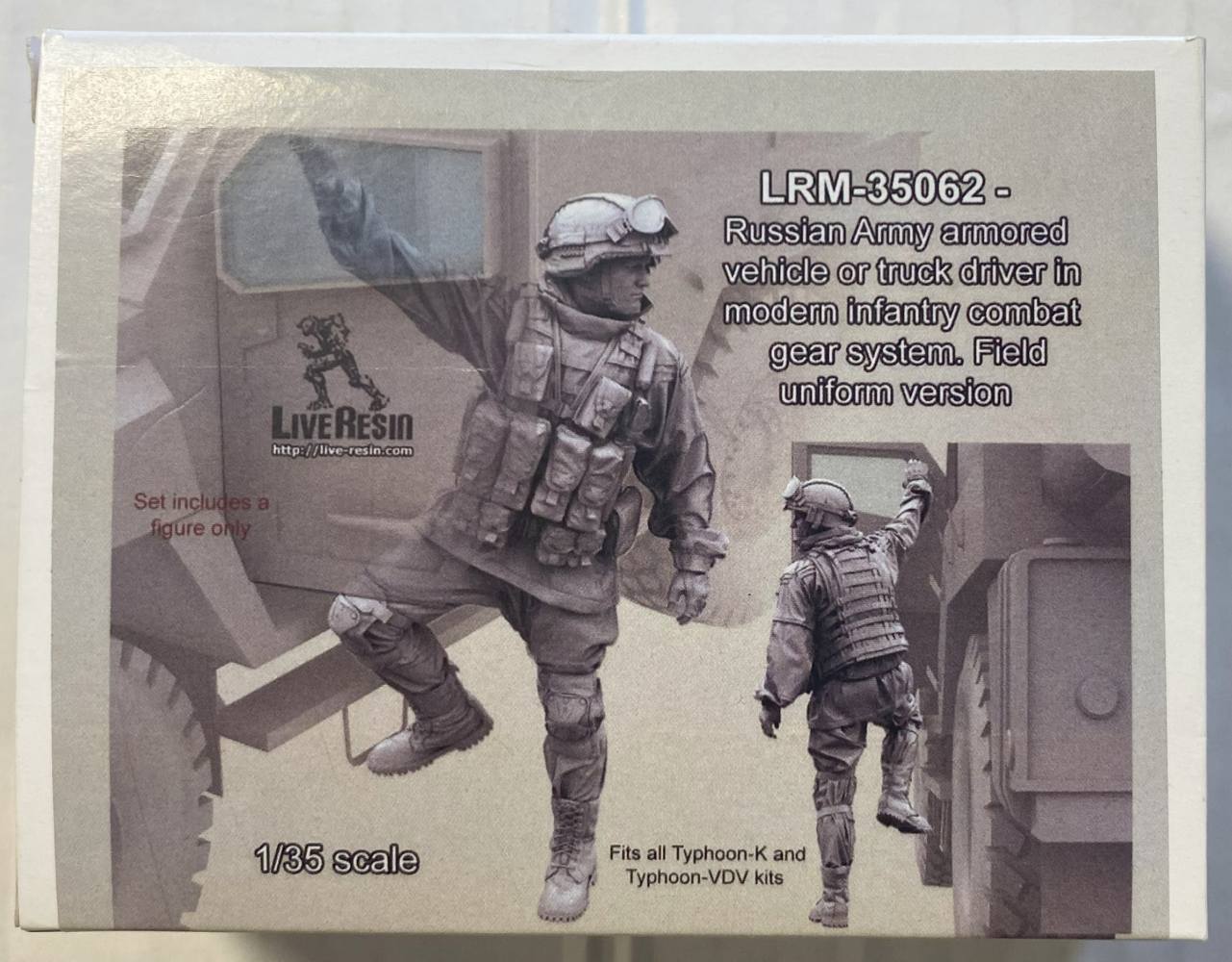 LIVE RESIN LRM35062 RUSSIAN ARMY ARMORED VEHICLE OR TRUCK DRIVER IN MODERN INFANTRY COMBAT GEAR SYSTEM. FIELD UNIFORM VERSION Model Figures