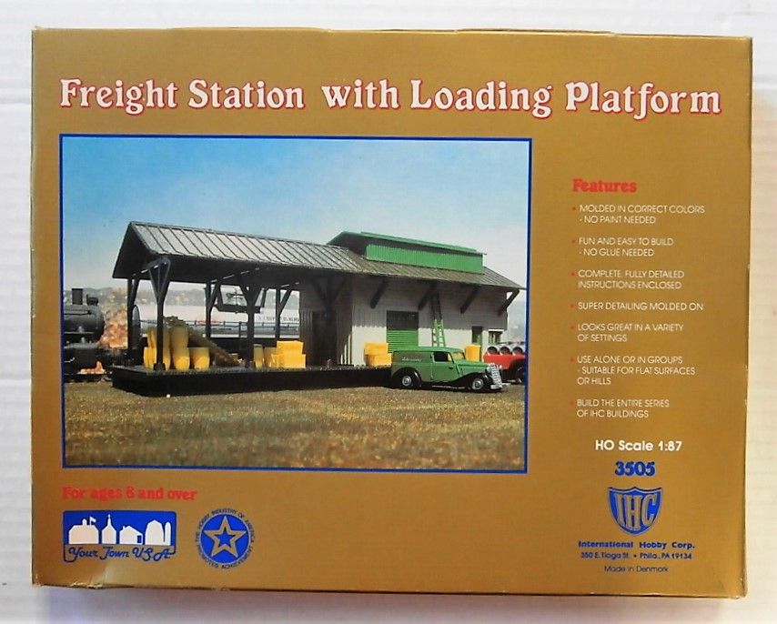 3505 FREIGHT STATION WITH LOADING PLATFORM