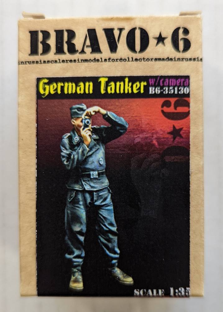 BRAVO 6 35130 GERMAN TANKER W/CAMERA Model Figures