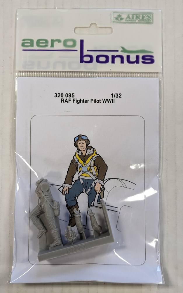 AIRES HOBBY MODELS 320095 RAF FIGHTER PILOT WWII Model Figures