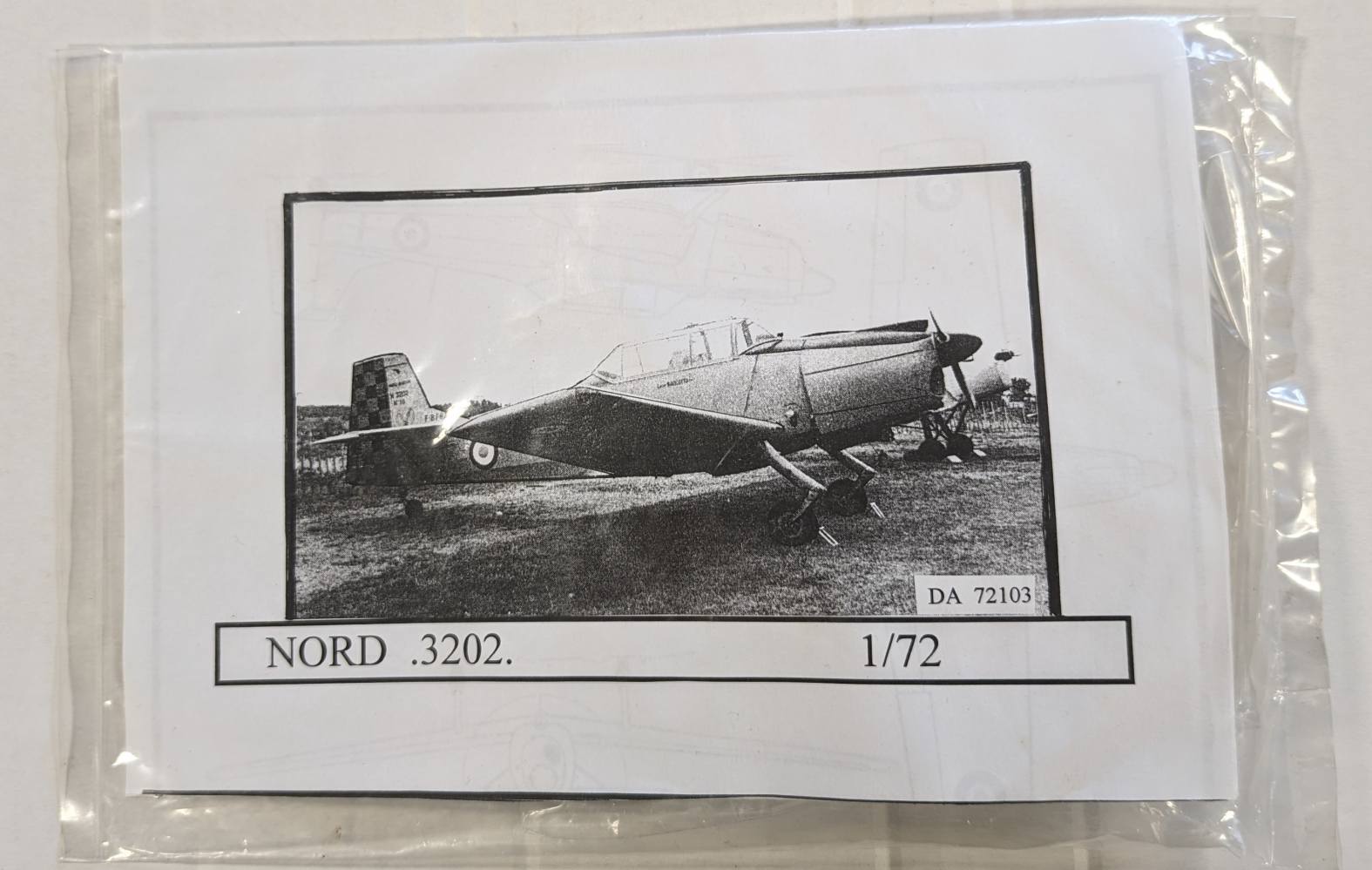 DUJIN 72103 NORD 3202 Aircraft Model Kits