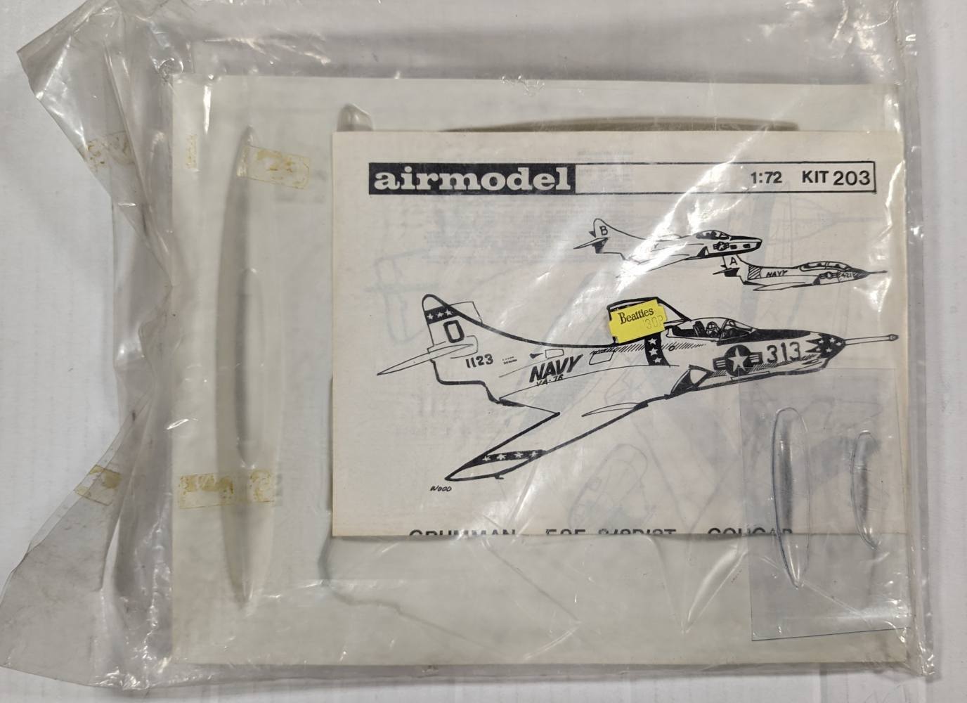 AIRMODEL 203 GRUMMAN F9F-8/8P/8T COUGAR Aircraft Model Kits