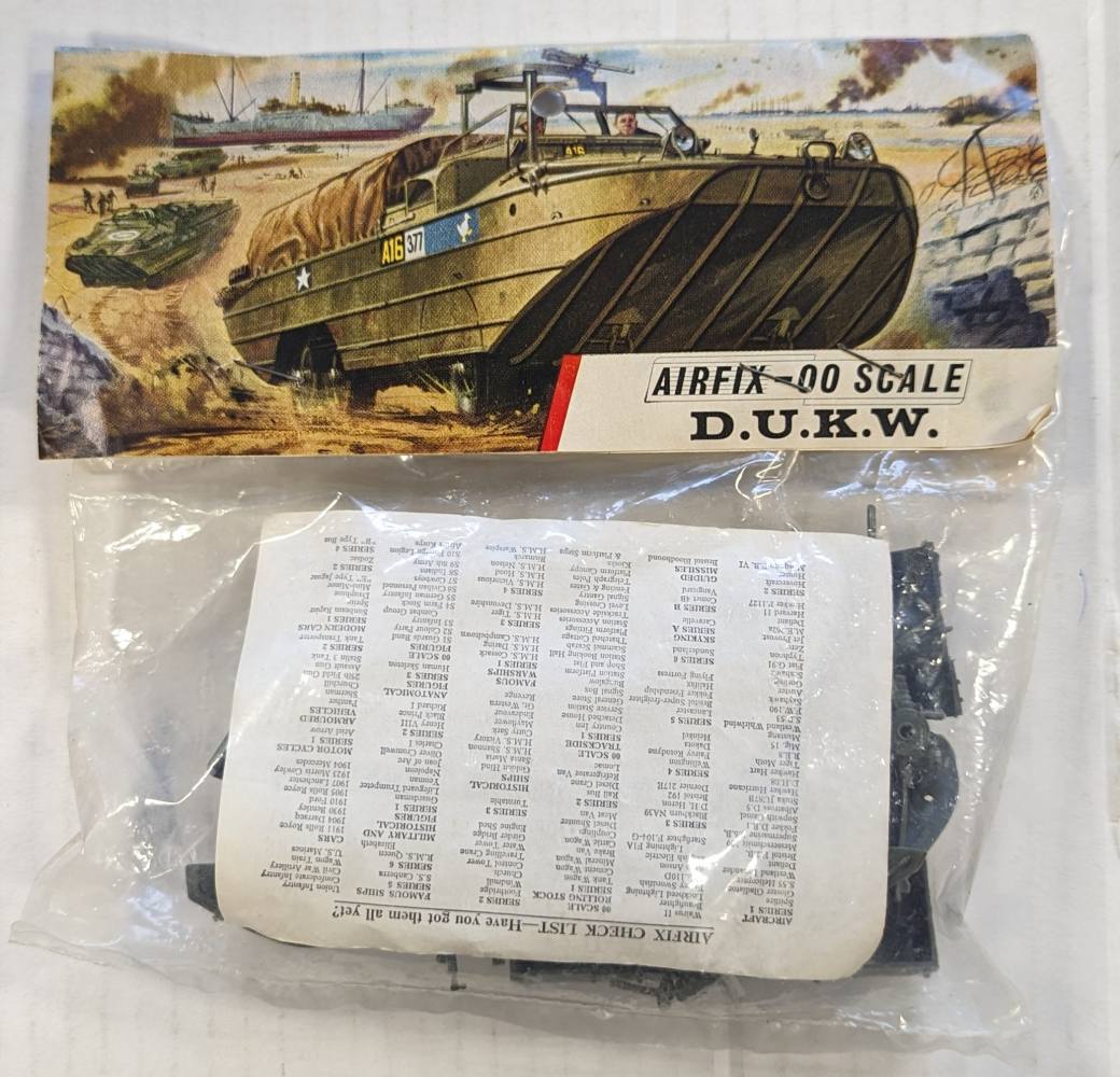 AIRFIX A12V D.U.K.W. Military Model Kits