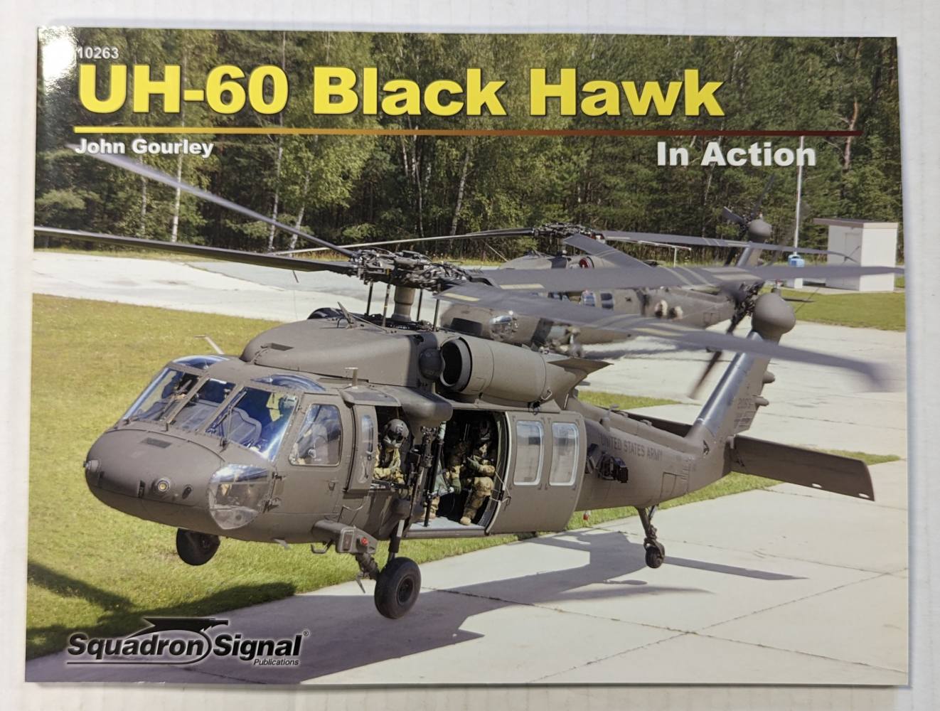 SQUADRON/SIGNAL 10263 UH-60 BLACK HAWK Books