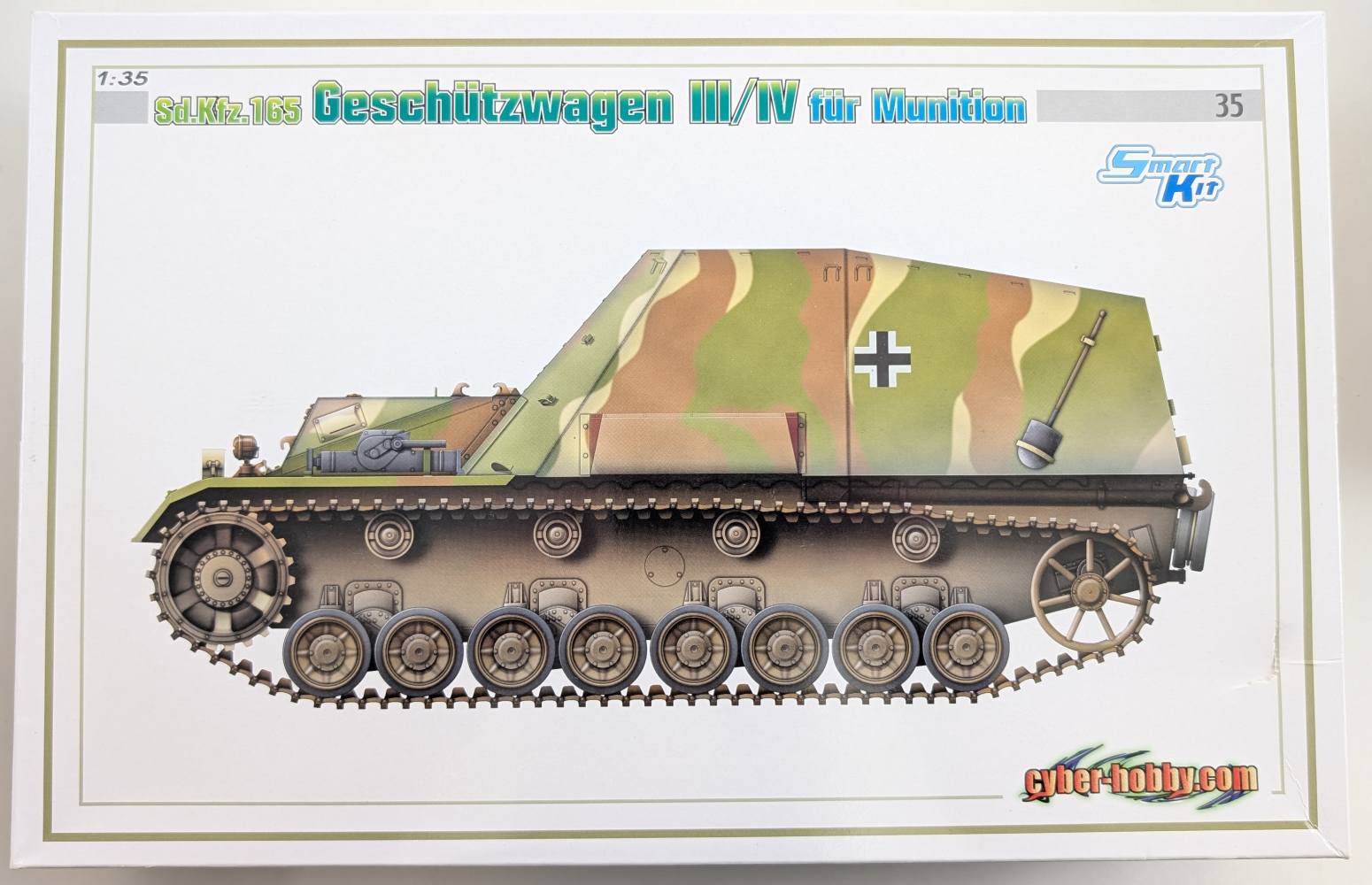 CYBER-HOBBYCOM 6151 SD.KFZ.165 GESCHUTZWAGEN III/IV Military Model Kits