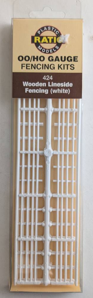 RATIO 424 WOODEN LINESIDE FENCING WHITE Railway Models Kits