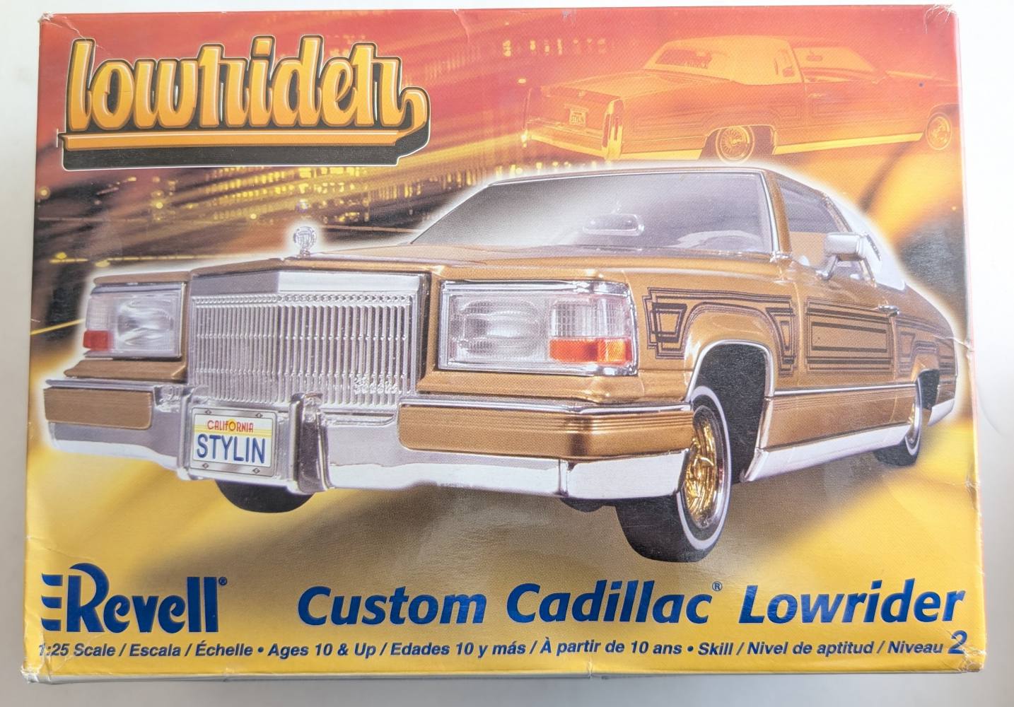 REVELL 2864 CUSTOM CADILLAC LOWRIDER Cars, Motorbikes & Trucks Model kits