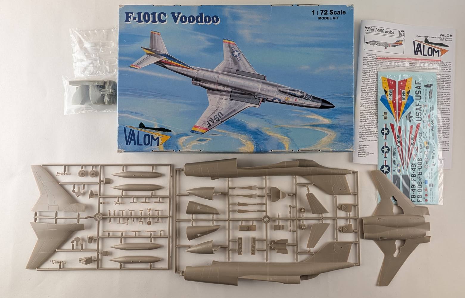 KINGKIT MODEL SCRAPYARD VALOM 72095 F-101C VOODOO INCOMPLETE Salvage Yard