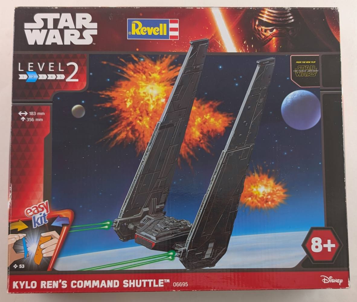 REVELL 06695 KYLO RENS COMMAND SHUTTLE Film & TV models