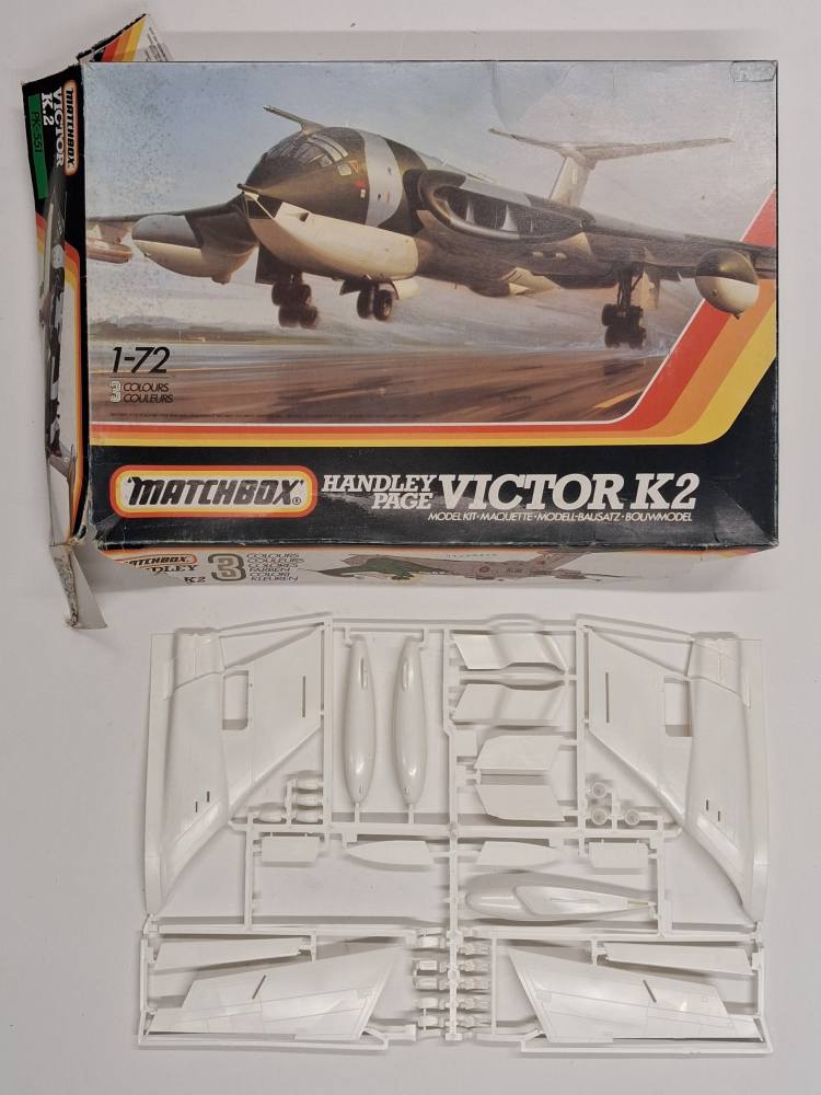 KINGKIT MODEL SCRAPYARD MATCHBOX PK-551 VICTOR K.2 CRACKED DECALS Salvage Yard