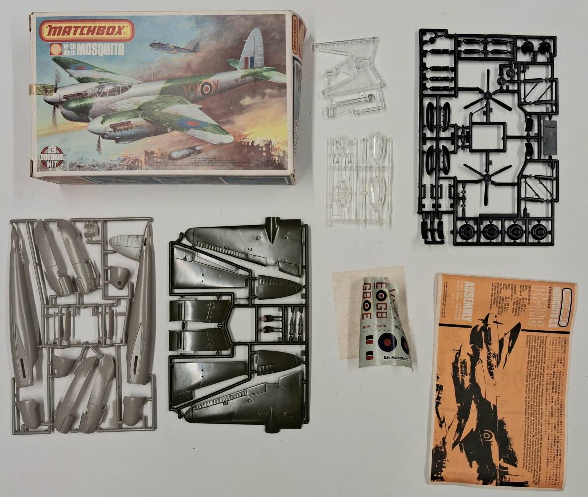 KINGKIT MODEL SCRAPYARD MATCHBOX PK-116 NF-30/MK-IX MOSQUITO STARTED Salvage Yard