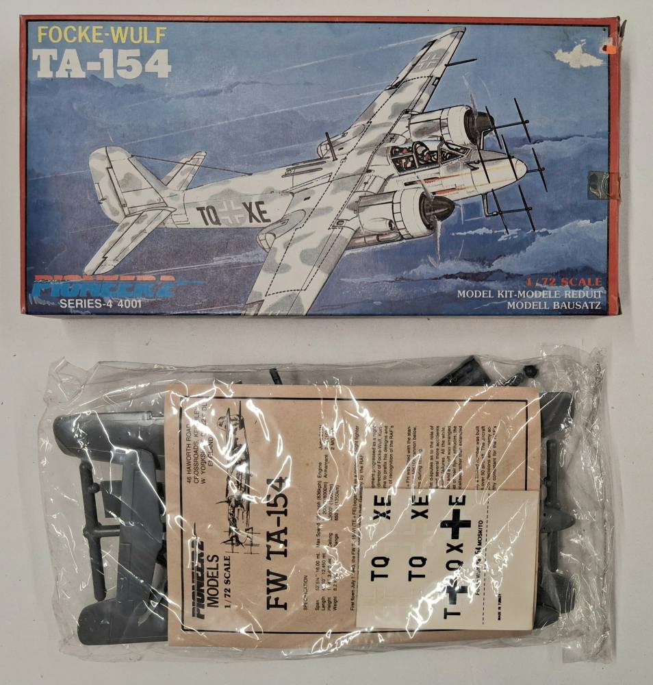 KINGKIT MODEL SCRAPYARD PIONEER 2 4001 FOCKE WULF TA-154 CRACKED DECALS Salvage Yard