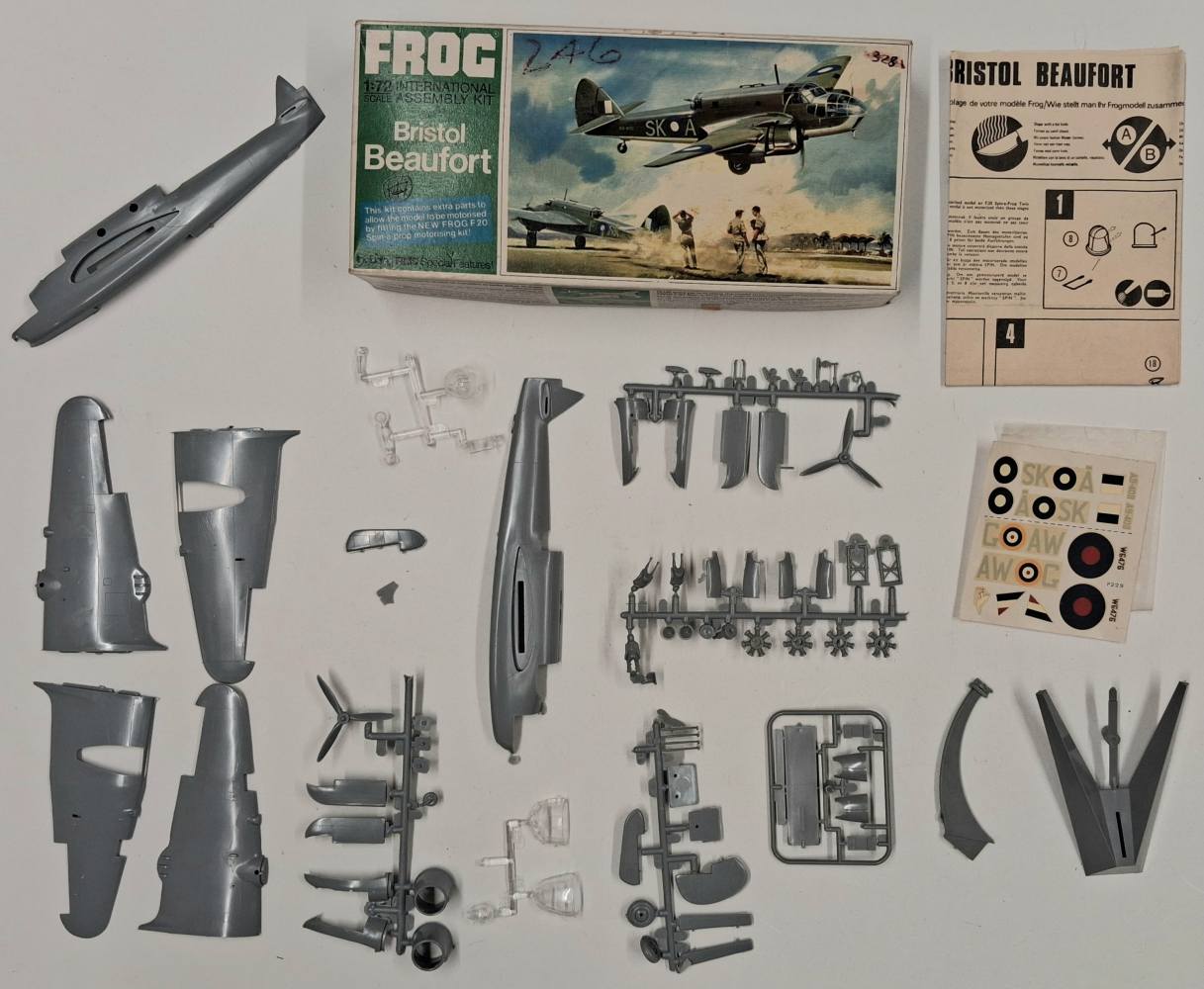 KINGKIT MODEL SCRAPYARD FROG F229 BRISTOL BEAUFORT STARTED PAINTING CRACKED DECALS Salvage Yard