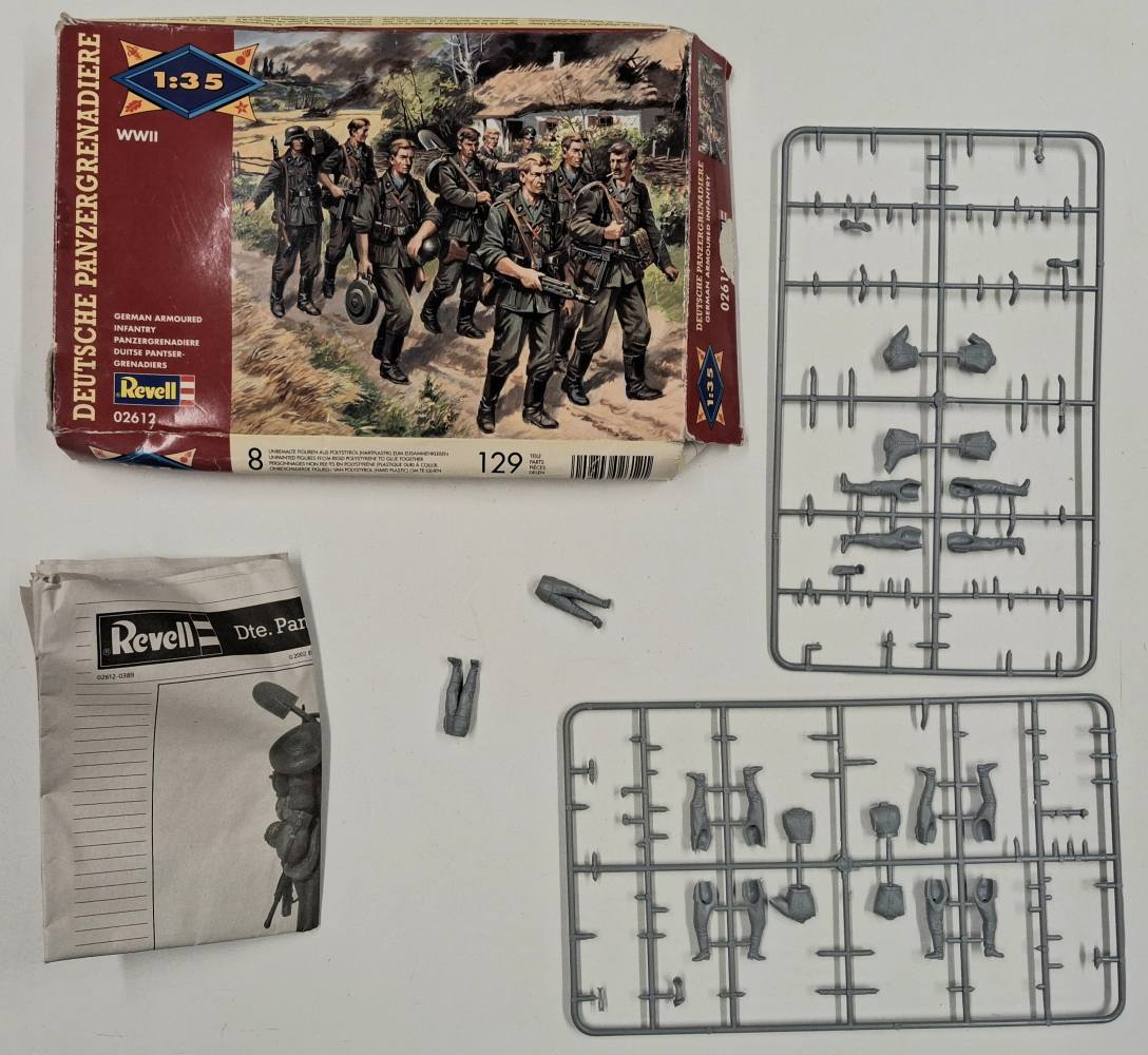 KINGKIT MODEL SCRAPYARD REVELL 02612 DEUTSCHE PANZERGRENADIERE GERMAN ARMOURED INFANTRY INCOMPLETE Salvage Yard
