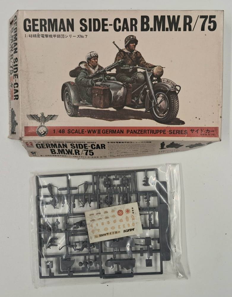 KINGKIT MODEL SCRAPYARD BANDAI 8227 GERMAN SIDE CAR BMWR/75 DAMAGED DECALS NO INSTRUCTIONS Military Model Kits