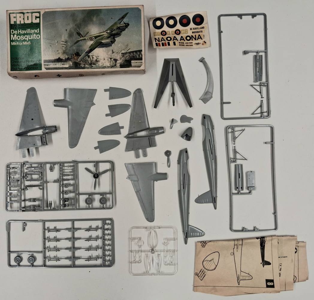 KINGKIT MODEL SCRAPYARD FROG F187 DE HAVILLAND MOSQUITO MK4 OR MK6 BROKEN PART Salvage Yard