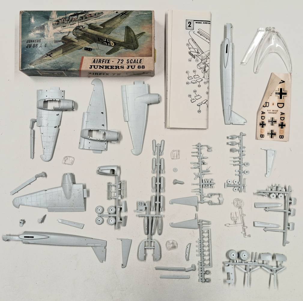 KINGKIT MODEL SCRAPYARD AIRFIX 387 JUNKERS JU88 A-4 INCOMPLETE Salvage Yard