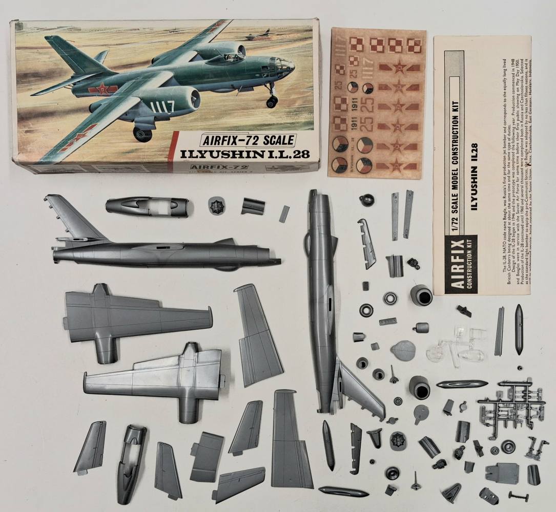 KINGKIT MODEL SCRAPYARD AIRFIX 490 ILYUSHIN IL28 INCOMPLETE Salvage Yard