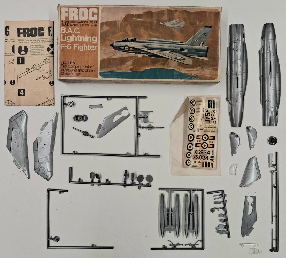 KINGKIT MODEL SCRAPYARD FROG F266 BAC LIGHTNING F-6 DAMAGED BOX/DECALS Salvage Yard
