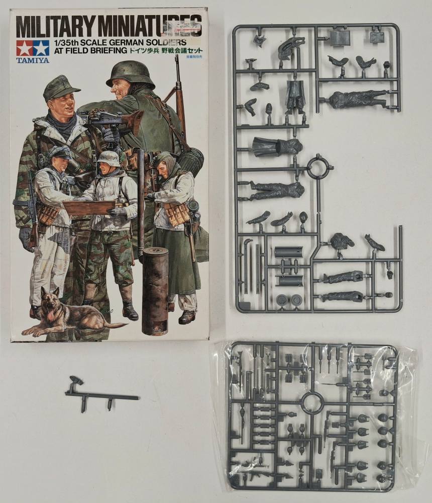 KINGKIT MODEL SCRAPYARD TAMIYA 35212 GERMAN SOLDIERS AT FIELD BRIEFING INCOMPLETE Salvage Yard