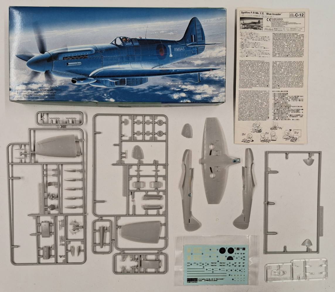 KINGKIT MODEL SCRAPYARD FUJIMI 72004 SPITFIRE P.R.MK.19 BLUE LAVADER STARTED Salvage Yard
