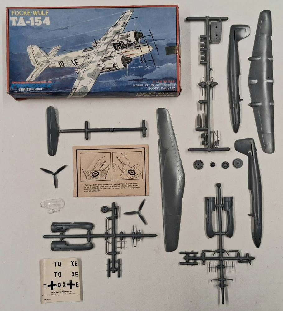 KINGKIT MODEL SCRAPYARD PIONEER 2 4001 FOCKE WULF TA-154 CRACKED DECALS Salvage Yard