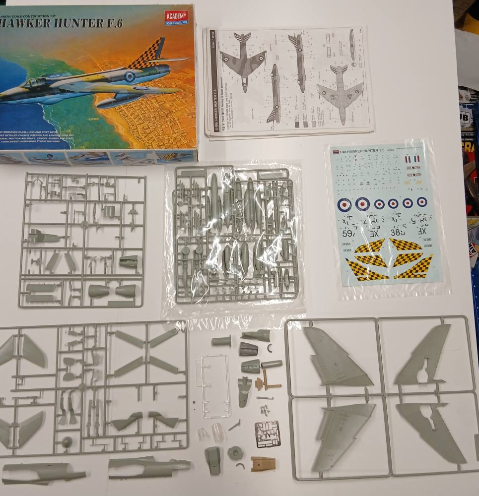 KINGKIT MODEL SCRAPYARD ACADEMY 2164 HAWKER HUNTER F.6 STARTED MISSING CLEAR PARTS Salvage Yard