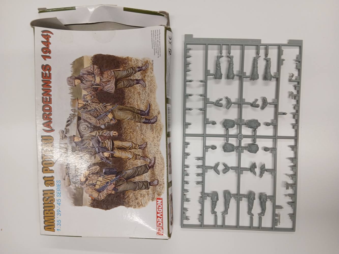 Figurine 1/6 Dragon Erwin Stangenberg – Ardennes 1944 FJR.3 (INCOMPLÈTE) - 70343