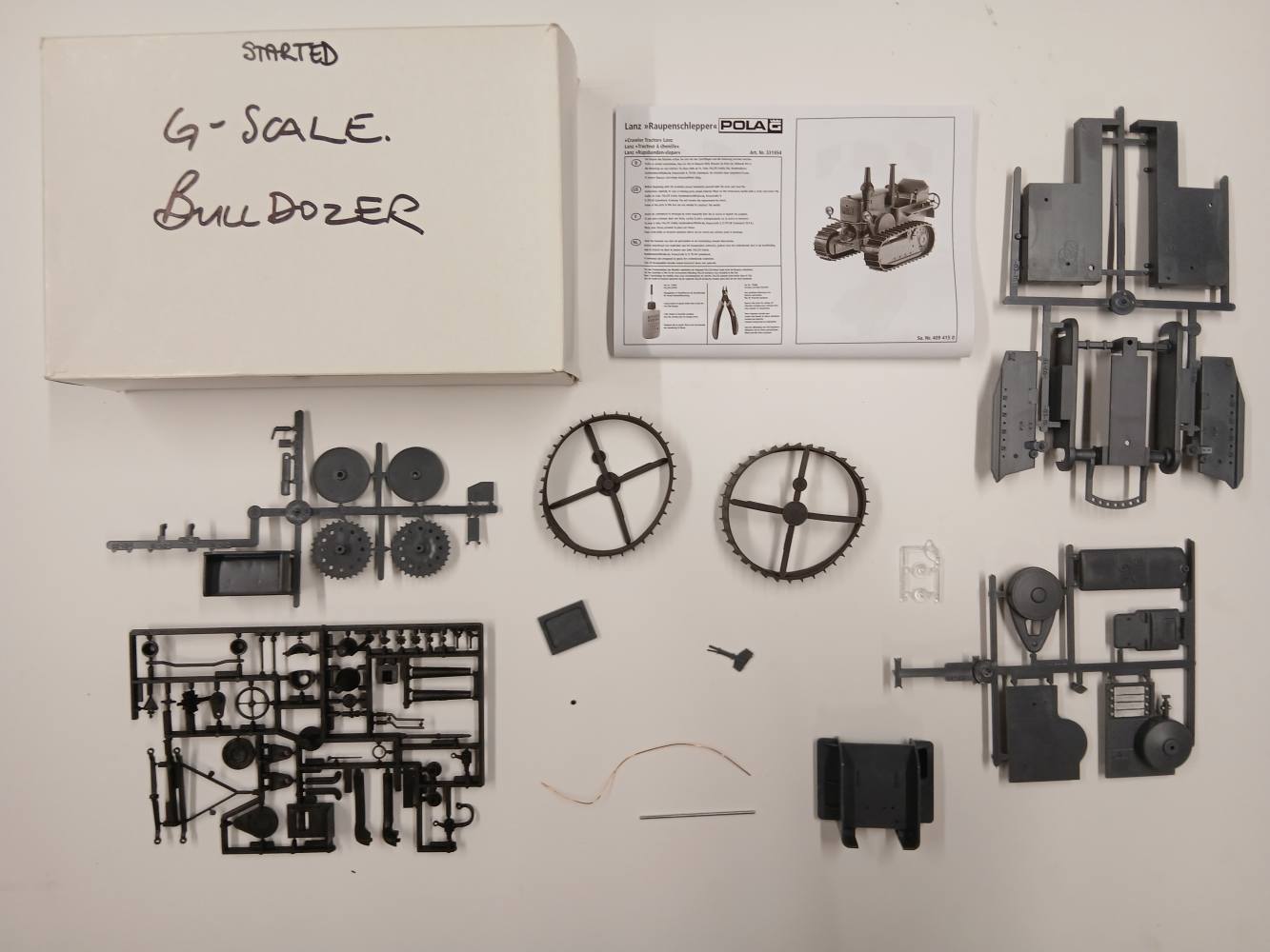 KINGKIT MODEL SCRAPYARD G-SCALE BULLDOZER STARTED Salvage Yard