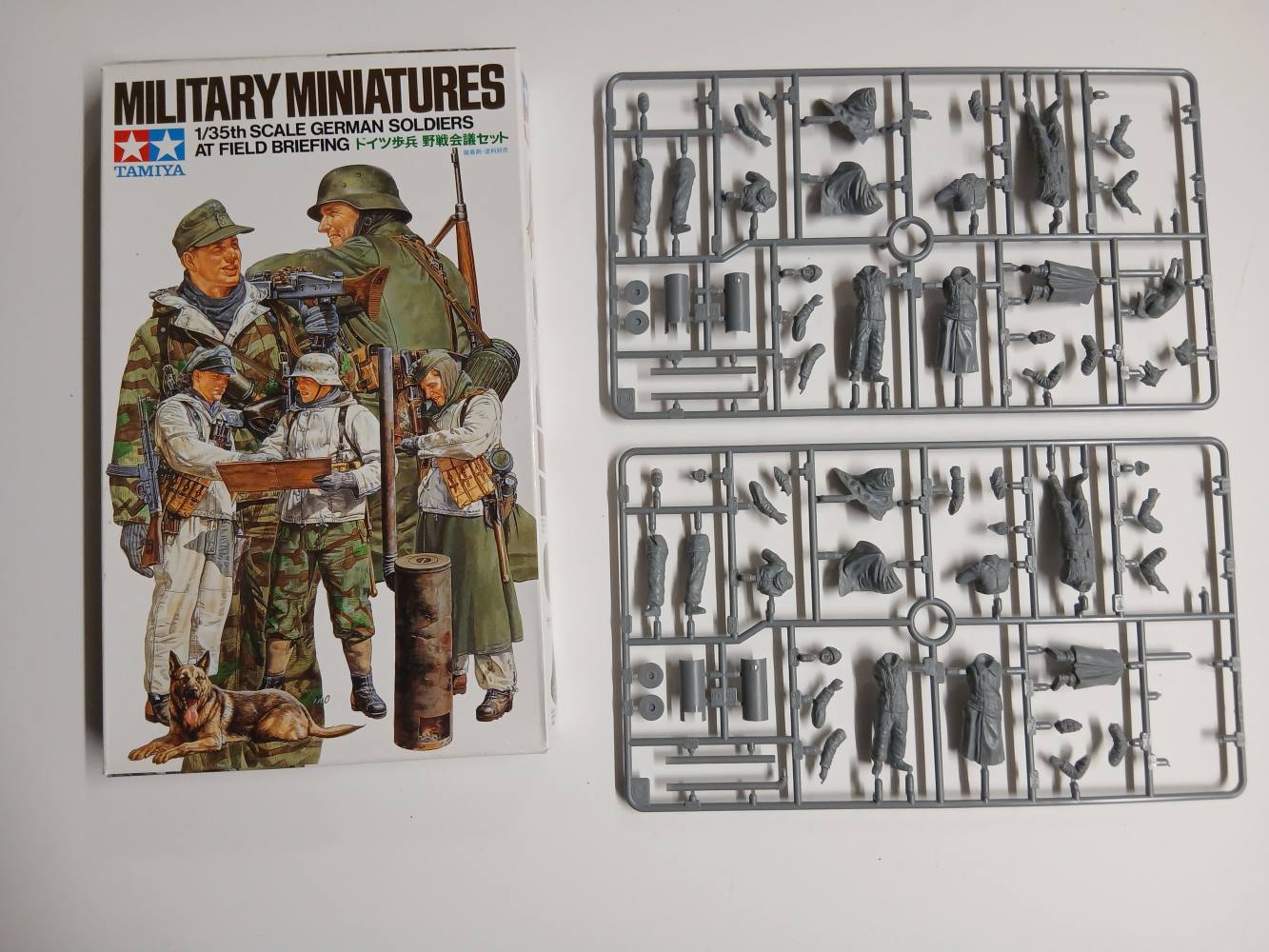 KINGKIT MODEL SCRAPYARD TAMIYA 35212.1000 GERMAN SOLDIERS AT FIELD BRIEFING INCOMPLETE Salvage Yard