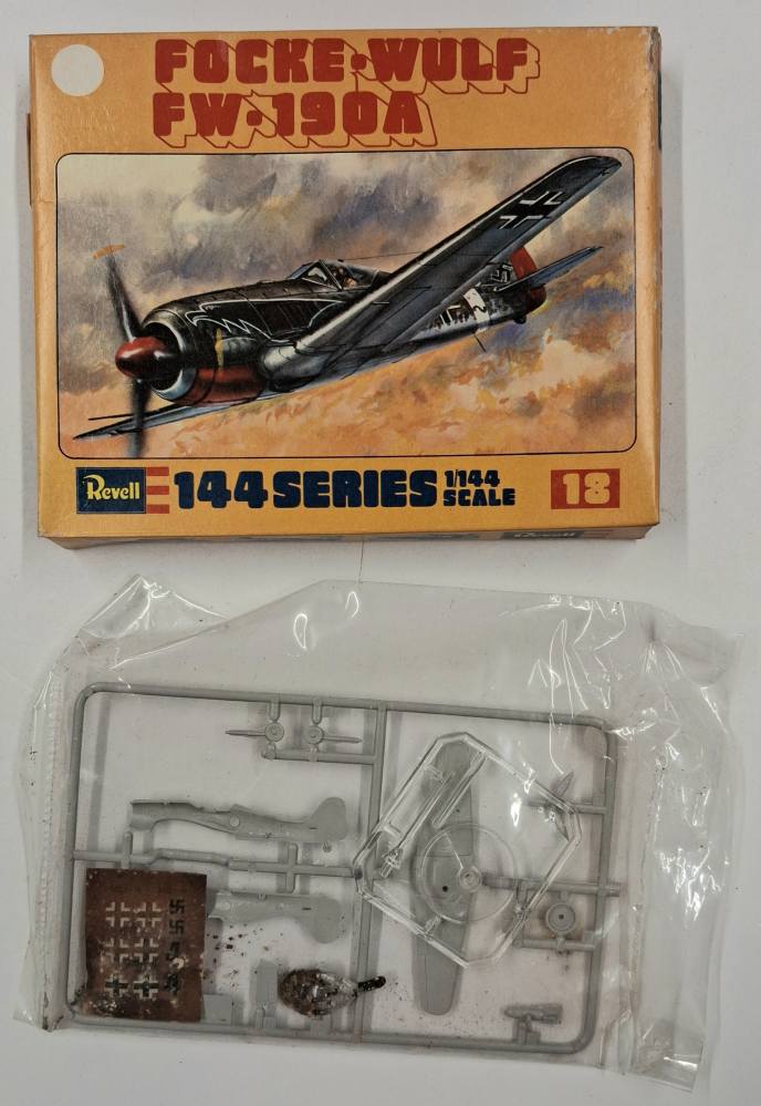 KINGKIT MODEL SCRAPYARD REVELL H.1018 FOCKE-WULF FW.190A DAMAGED DECALS Salvage Yard